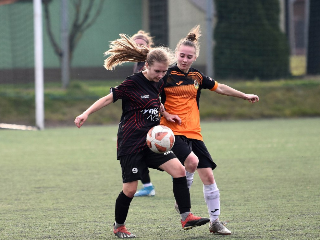 III liga piłkarska kobiet. Grupa IV. *KSZO 1929 Ostrowiec Świętokrzyski - Naprzód Sobolów 0:1
