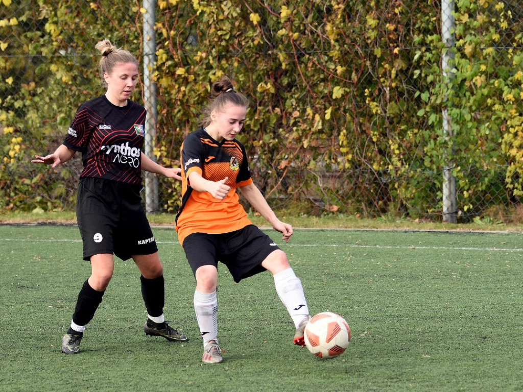 III liga piłkarska kobiet. Grupa IV. *KSZO 1929 Ostrowiec Świętokrzyski - Naprzód Sobolów 0:1