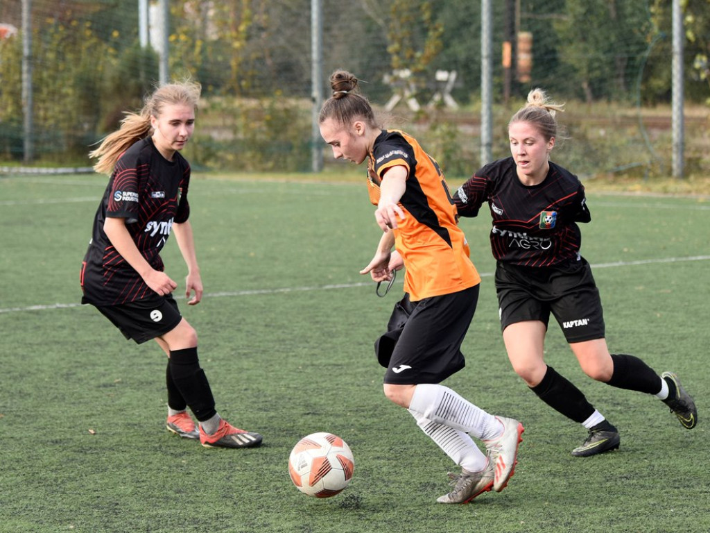 III liga piłkarska kobiet. Grupa IV. *KSZO 1929 Ostrowiec Świętokrzyski - Naprzód Sobolów 0:1