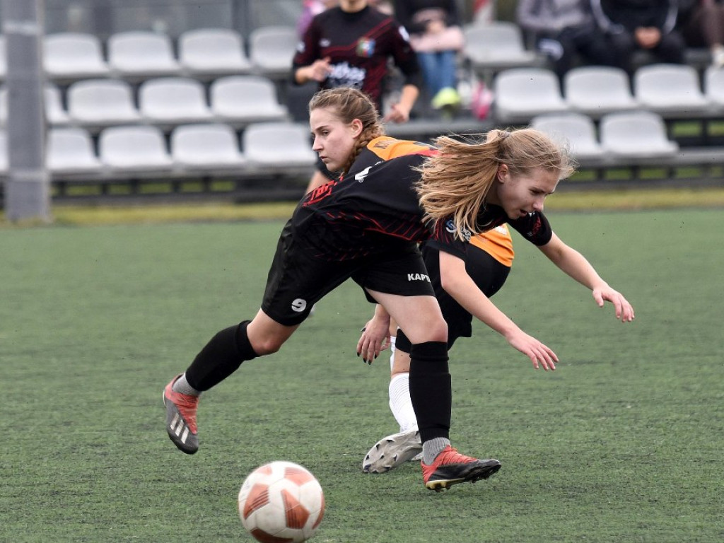 III liga piłkarska kobiet. Grupa IV. *KSZO 1929 Ostrowiec Świętokrzyski - Naprzód Sobolów 0:1