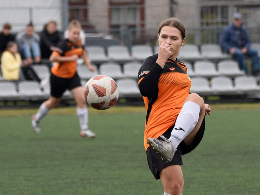 III liga piłkarska kobiet. Grupa IV. *KSZO 1929 Ostrowiec Świętokrzyski - Naprzód Sobolów 0:1