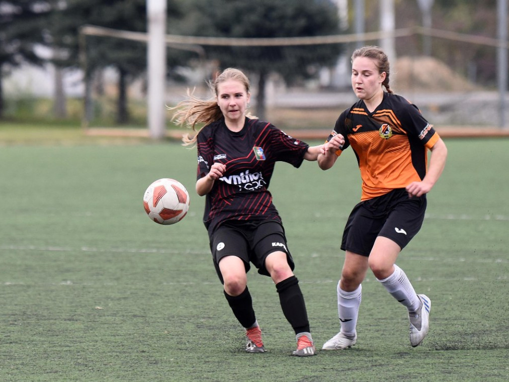III liga piłkarska kobiet. Grupa IV. *KSZO 1929 Ostrowiec Świętokrzyski - Naprzód Sobolów 0:1