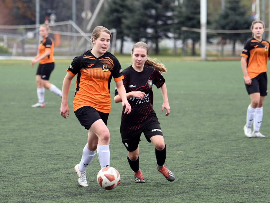 III liga piłkarska kobiet. Grupa IV. *KSZO 1929 Ostrowiec Świętokrzyski - Naprzód Sobolów 0:1