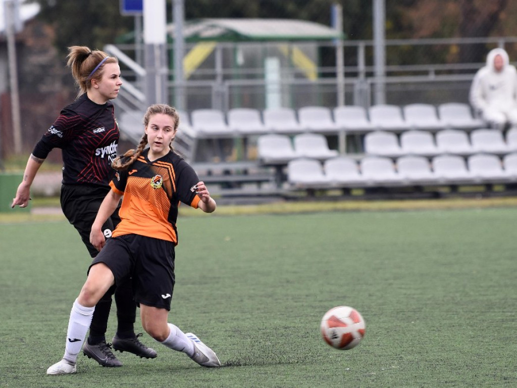 III liga piłkarska kobiet. Grupa IV. *KSZO 1929 Ostrowiec Świętokrzyski - Naprzód Sobolów 0:1