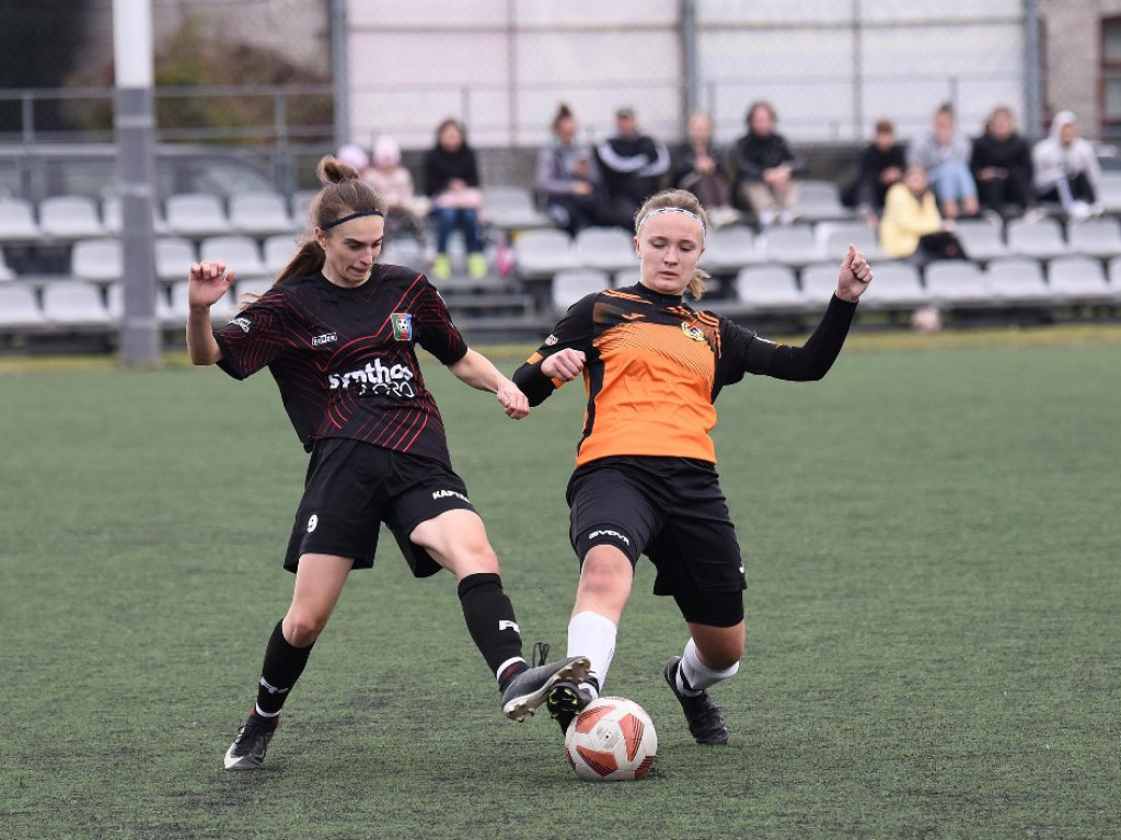 III liga piłkarska kobiet. Grupa IV. *KSZO 1929 Ostrowiec Świętokrzyski - Naprzód Sobolów 0:1