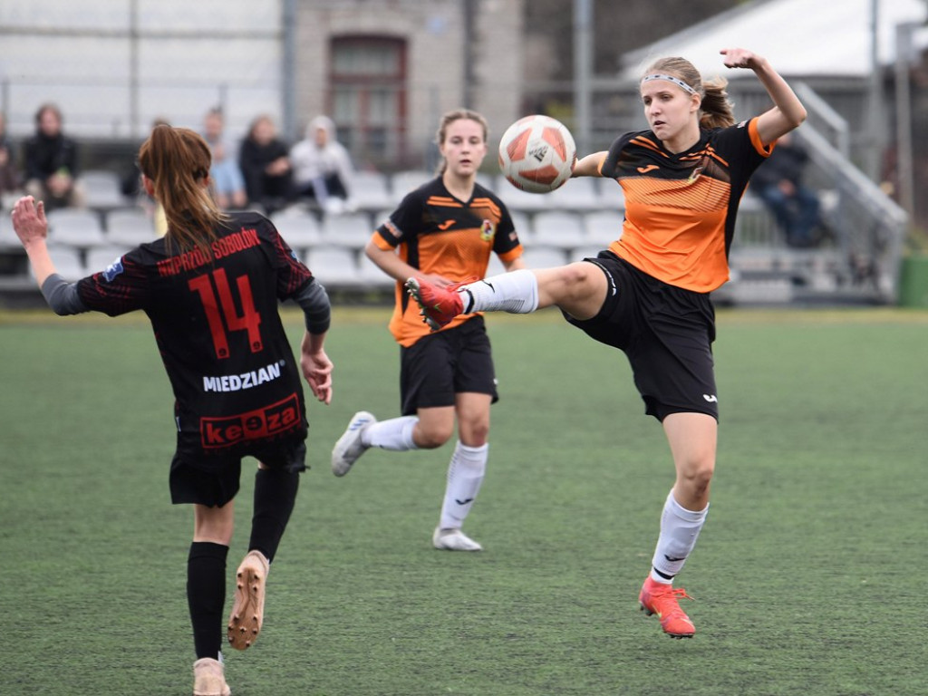 III liga piłkarska kobiet. Grupa IV. *KSZO 1929 Ostrowiec Świętokrzyski - Naprzód Sobolów 0:1