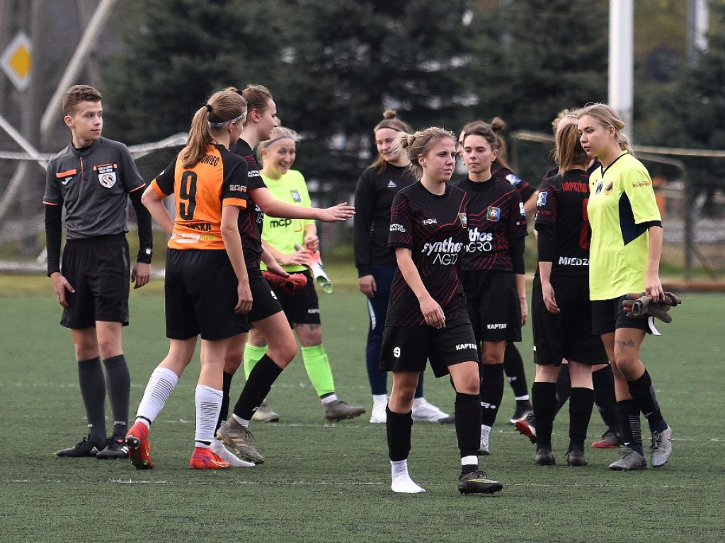 III liga piłkarska kobiet. Grupa IV. *KSZO 1929 Ostrowiec Świętokrzyski - Naprzód Sobolów 0:1