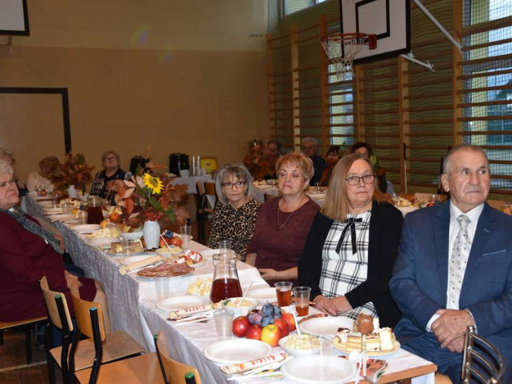 Seniorzy osiedla Piaski Henryków świętowali