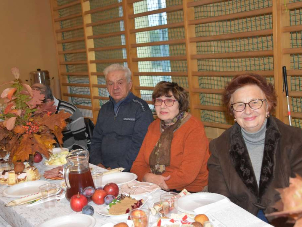 Seniorzy osiedla Piaski Henryków świętowali