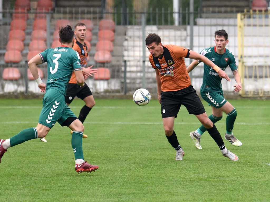 III liga piłkarska. Grupa IV. *KSZO 1929 Ostrowiec Świętokrzyski - Lublinianka Lulin 3:2