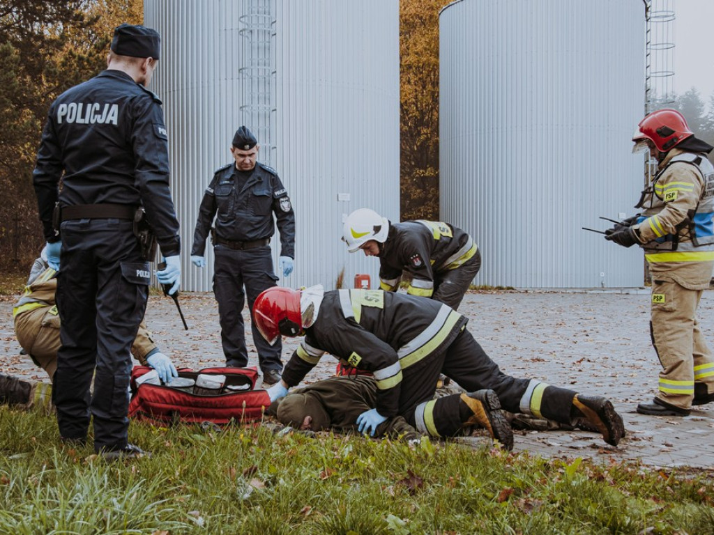 Terroryści zniszczyli stację przesyłu energii i ujęcia wody (zdjęcia)