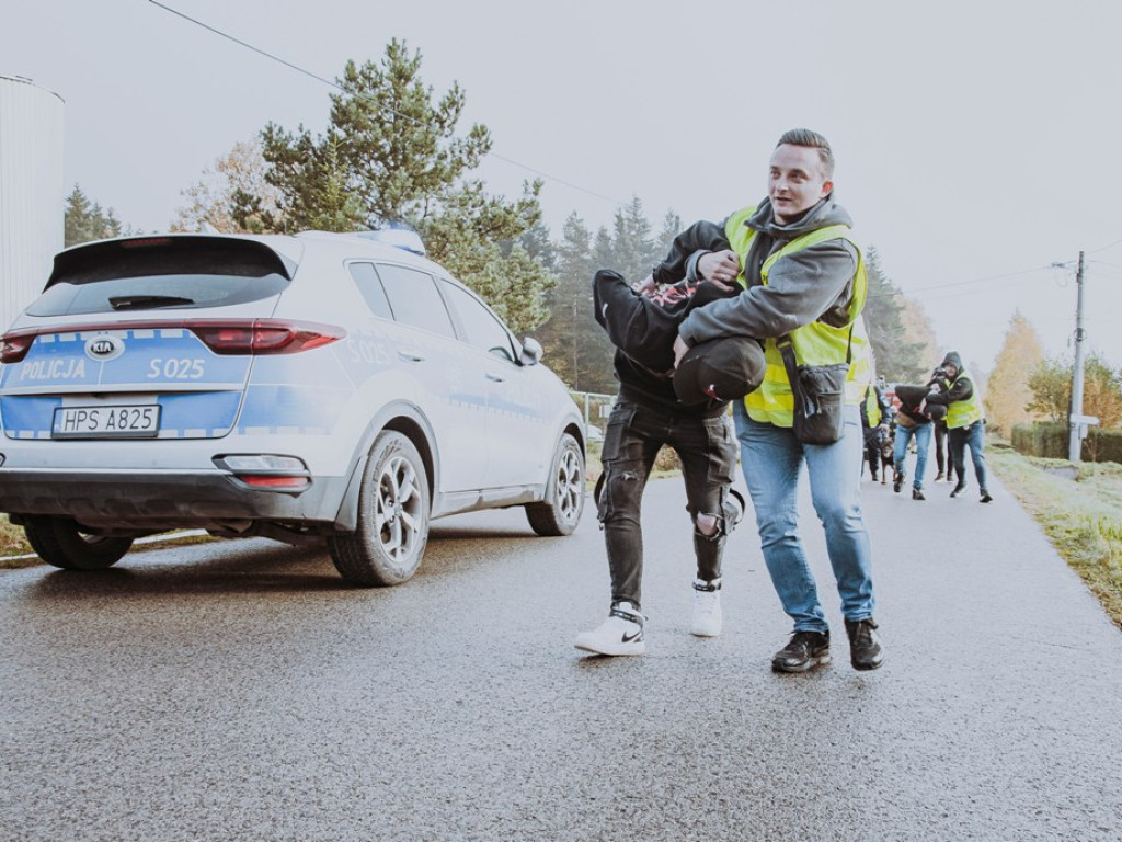 Terroryści zniszczyli stację przesyłu energii i ujęcia wody (zdjęcia)