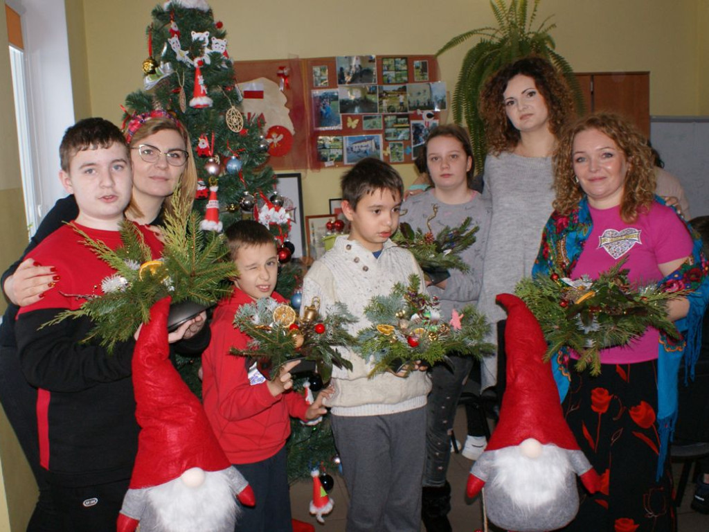 Warsztaty świąteczne z Kołem Gospodyń Wiejskich z Jędrzejowic (zdjęcia)