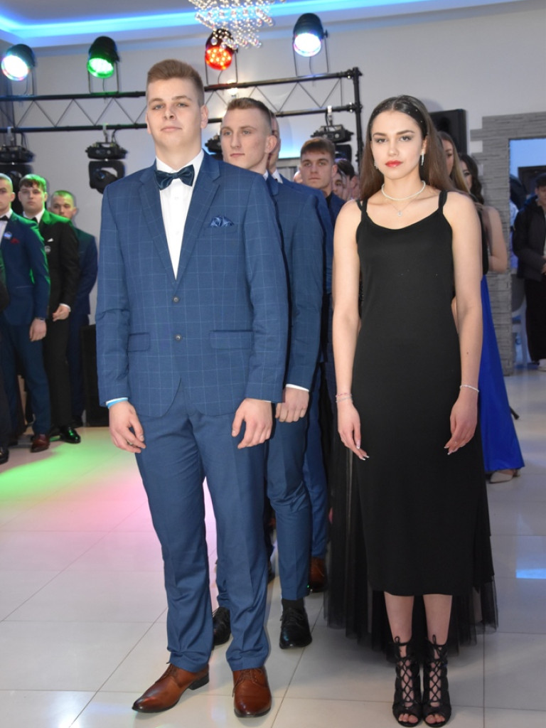 Bal studniówkowy maturzystów Zespołu Szkół Mistrzostwa Sportowego w Ostrowcu Świętokrzyskim