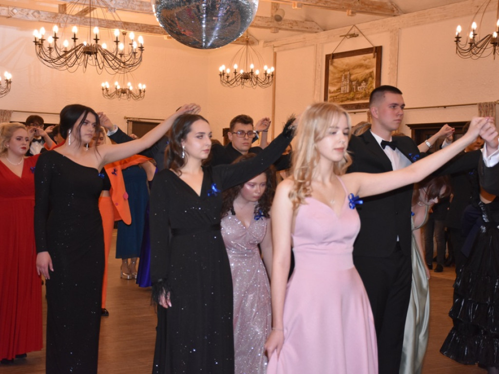 Bal studniówkowy maturzystów LO Nr I imienia Stanisława Staszica w Ostrowcu Świętokrzyskim