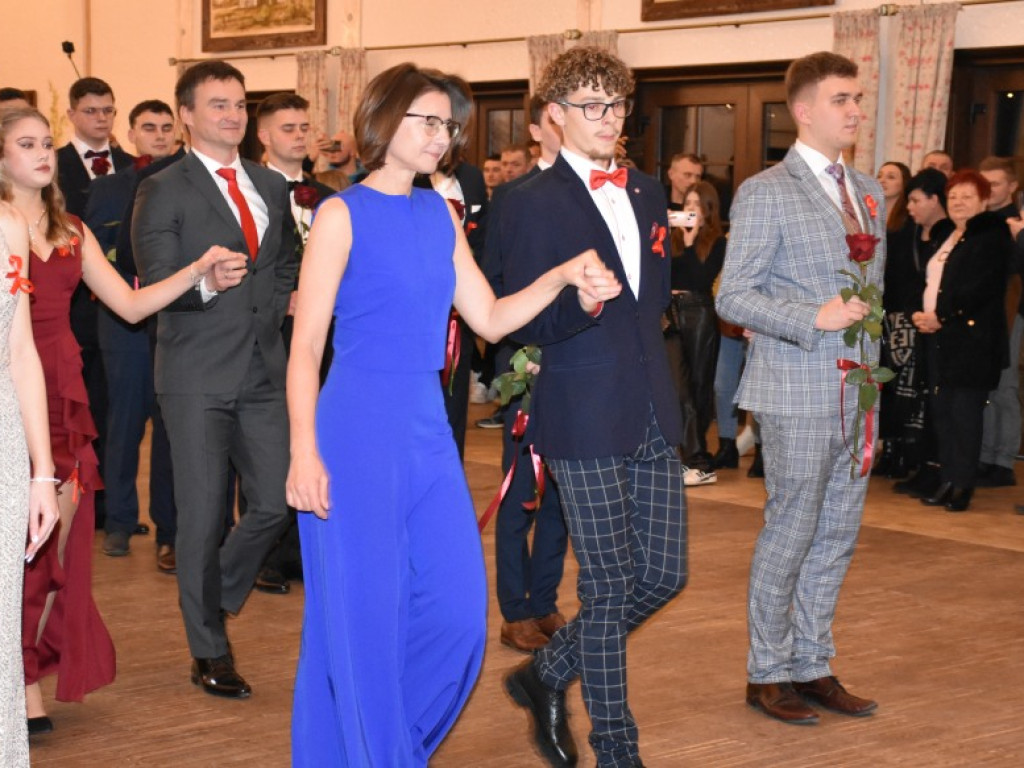 Bal studniówkowy maturzystów LO Nr I imienia Stanisława Staszica w Ostrowcu Świętokrzyskim