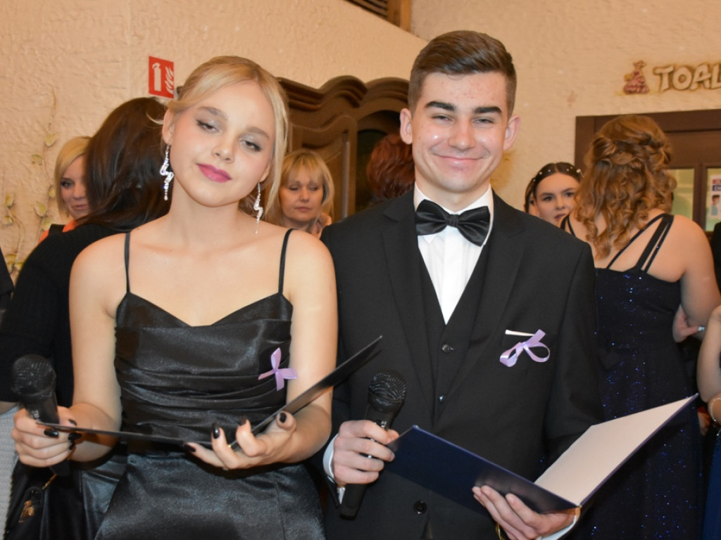Bal studniówkowy maturzystów LO Nr I imienia Stanisława Staszica w Ostrowcu Świętokrzyskim