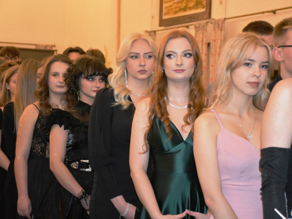 Bal studniówkowy maturzystów LO Nr I imienia Stanisława Staszica w Ostrowcu Świętokrzyskim