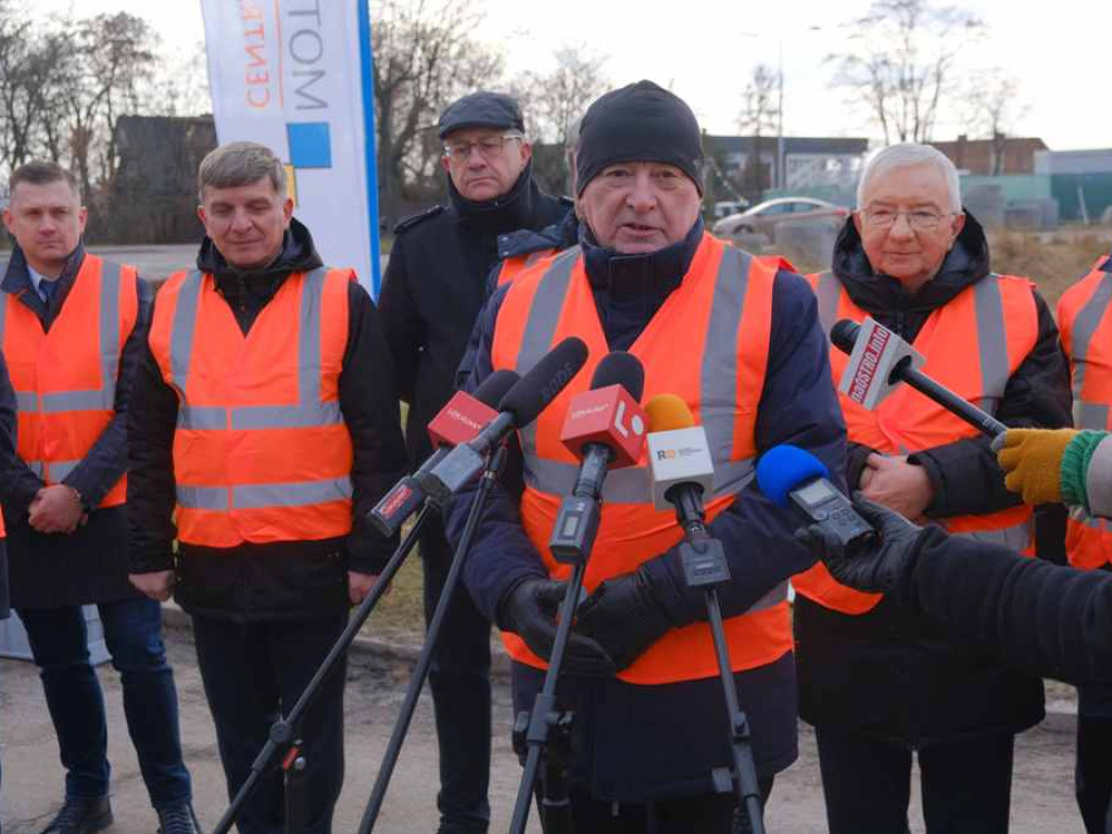 Wbito łopaty pod najważniejsze drogowe zadanie Ostrowca Świętokrzyskiego (zdjęcia)
