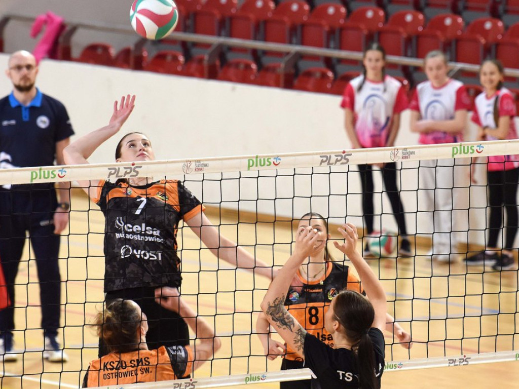 II liga siatkówki kobiet. Grupa IV. *KSZO SMS Ostrowiec Świętokrzyski - Wisła Kraków 3:0