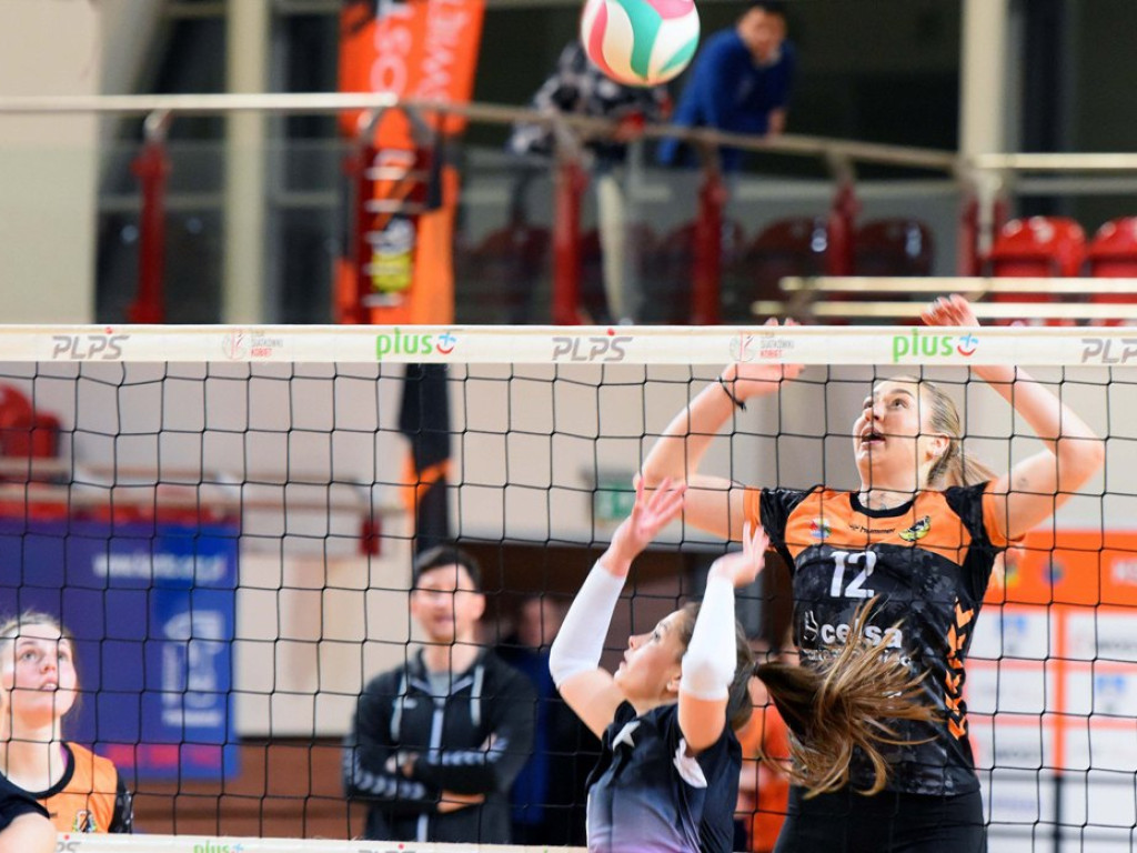 II liga siatkówki kobiet. Grupa IV. *KSZO SMS Ostrowiec Świętokrzyski - Wisła Kraków 3:0