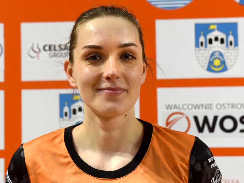 II liga siatkówki kobiet. Grupa IV. *KSZO SMS Ostrowiec Świętokrzyski - Wisła Kraków 3:0