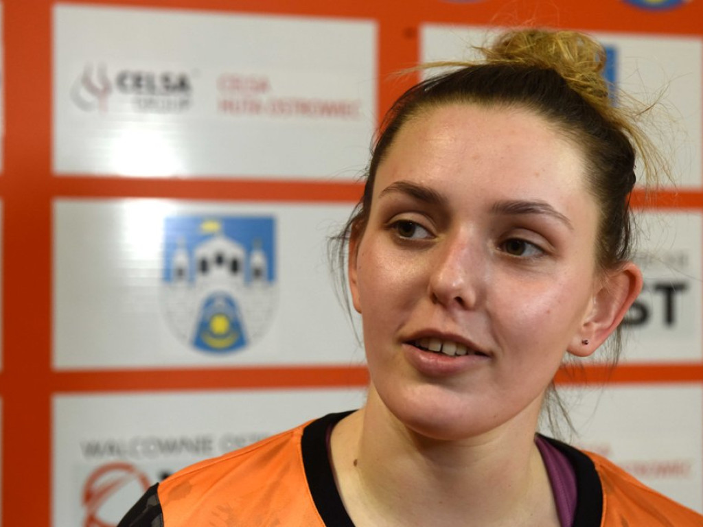 II liga siatkówki kobiet. Grupa IV. *KSZO SMS Ostrowiec Świętokrzyski - Wisła Kraków 3:0