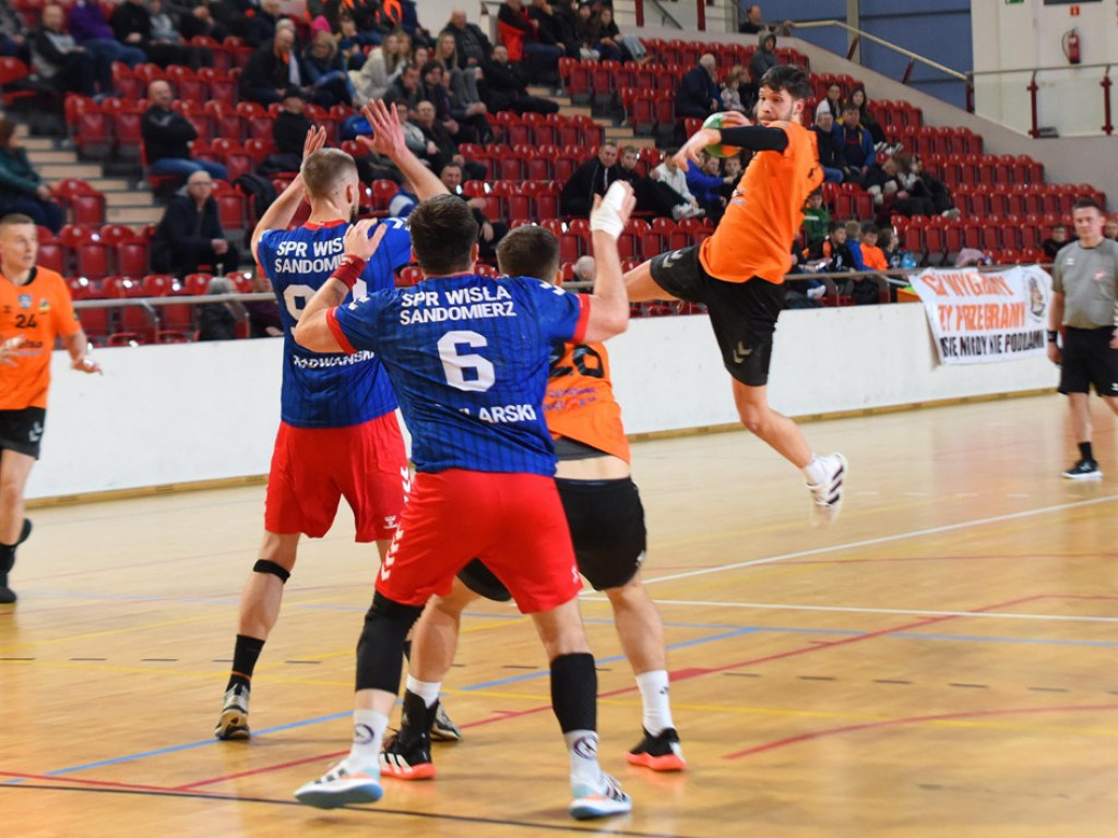 I liga piłki ręcznej mężczyzn. Grupa D. *KSZO Ostrowiec Świętokrzyski - Wisła Sandomierz 42:29