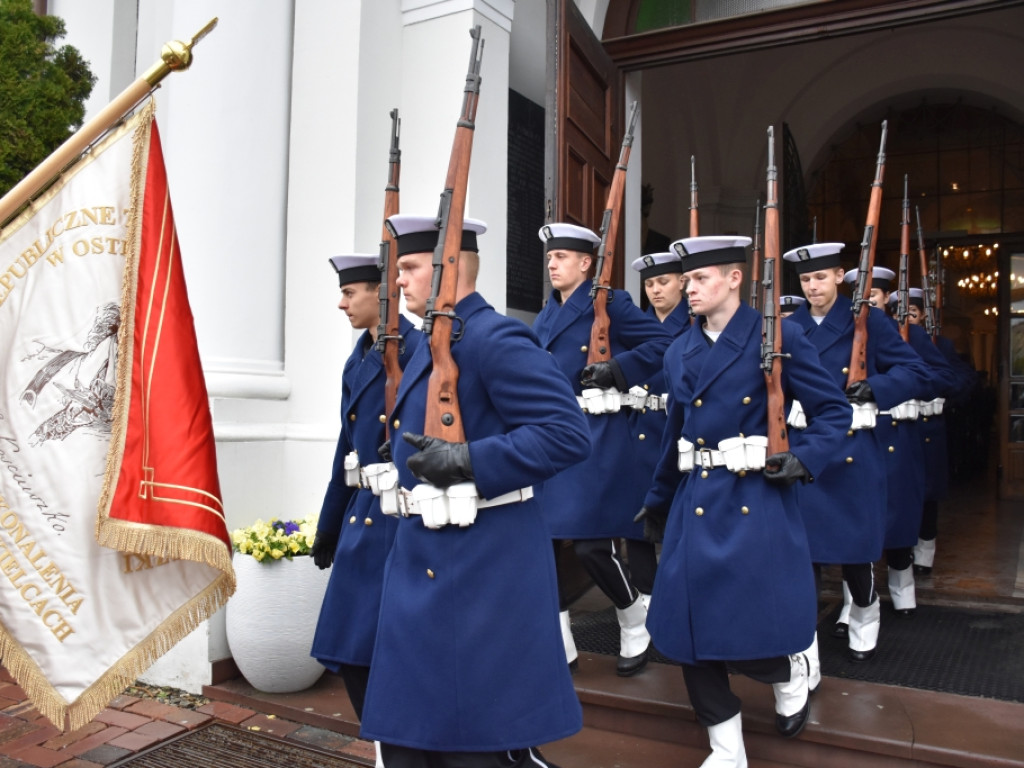 Uroczystość ślubowania młodzieży szkół Zakładu Doskonalenia Zawodowego (Fotogaleria)