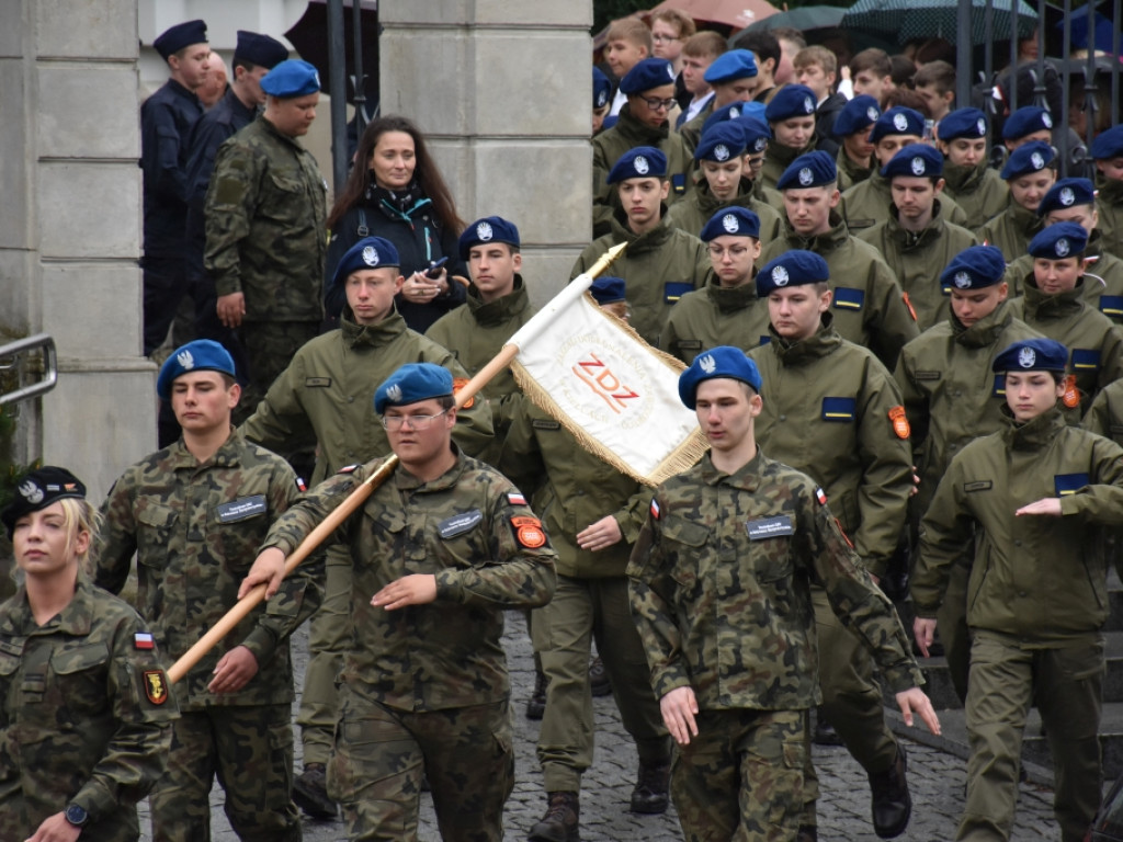 Uroczystość ślubowania młodzieży szkół Zakładu Doskonalenia Zawodowego (Fotogaleria)