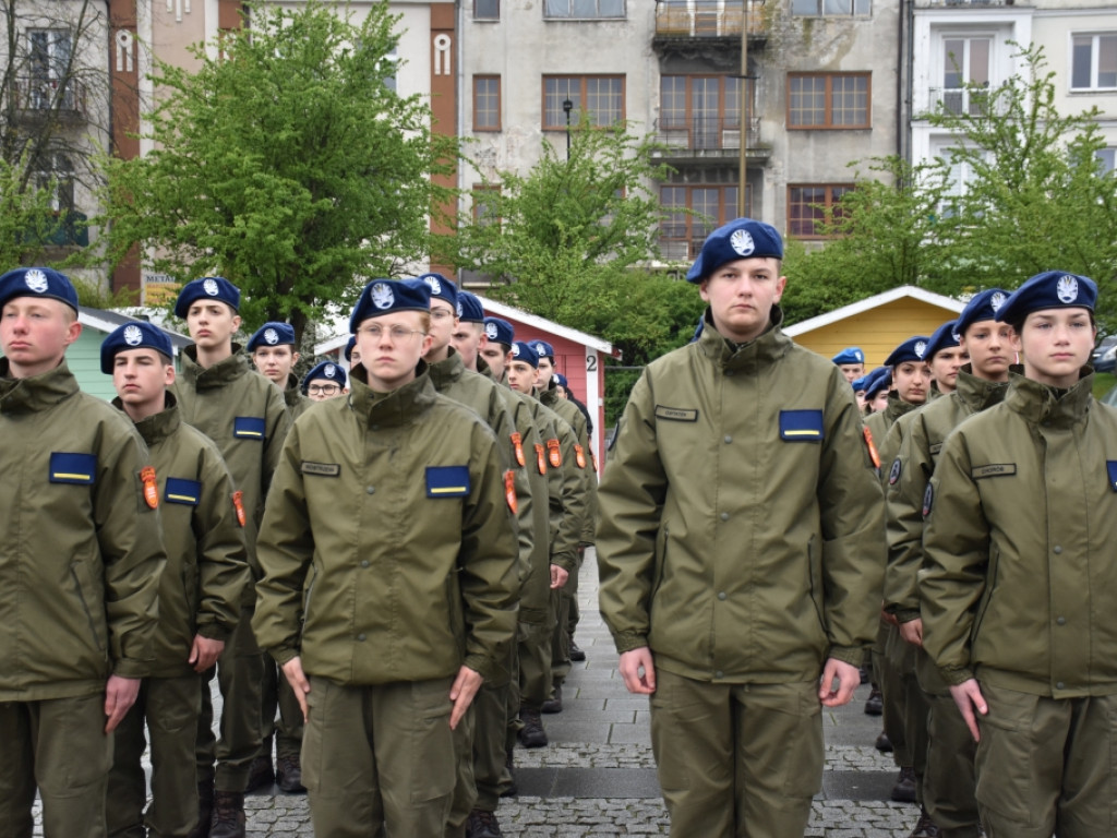 Uroczystość ślubowania młodzieży szkół Zakładu Doskonalenia Zawodowego (Fotogaleria)