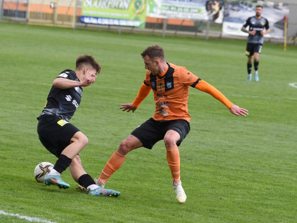 1/4 Pucharu Polski na szczeblu Świętokrzyskiego Związku Piłki Nożnej. *KSZO 1929 Ostrowiec Świętokrzyski - Korona II Kielce k. 3:2 0:0 (0:0).