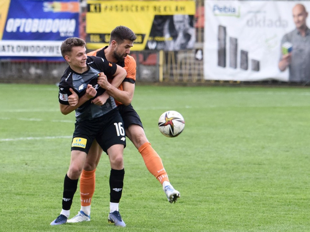 1/4 Pucharu Polski na szczeblu Świętokrzyskiego Związku Piłki Nożnej. *KSZO 1929 Ostrowiec Świętokrzyski - Korona II Kielce k. 3:2 0:0 (0:0).