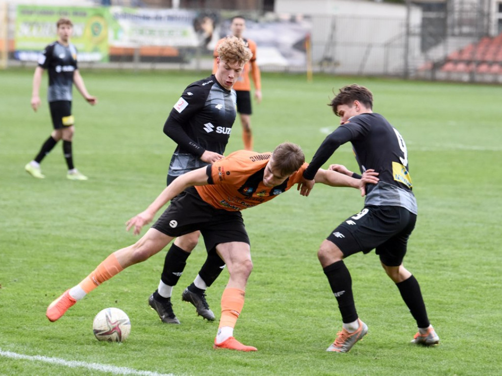 1/4 Pucharu Polski na szczeblu Świętokrzyskiego Związku Piłki Nożnej. *KSZO 1929 Ostrowiec Świętokrzyski - Korona II Kielce k. 3:2 0:0 (0:0).