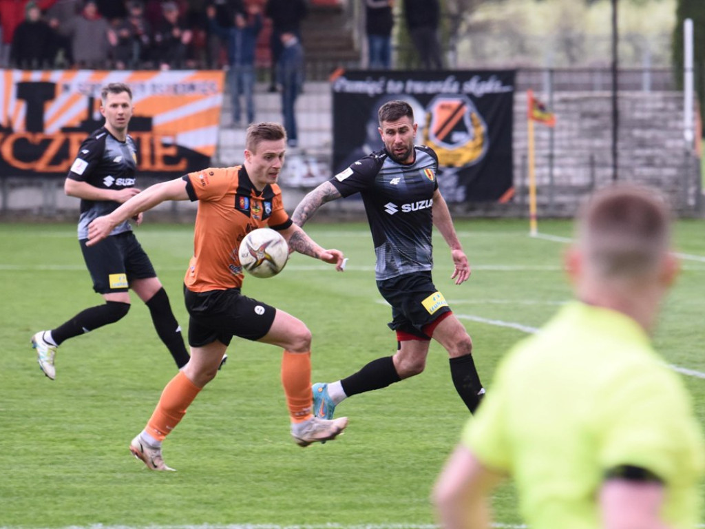 1/4 Pucharu Polski na szczeblu Świętokrzyskiego Związku Piłki Nożnej. *KSZO 1929 Ostrowiec Świętokrzyski - Korona II Kielce k. 3:2 0:0 (0:0).
