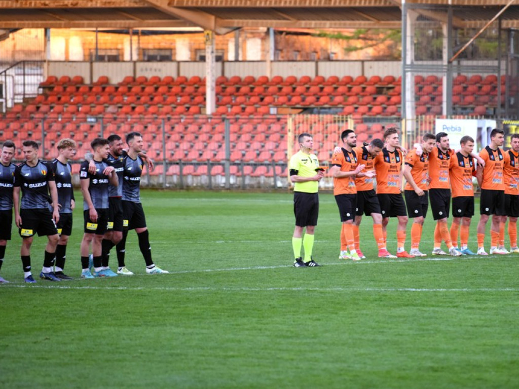 1/4 Pucharu Polski na szczeblu Świętokrzyskiego Związku Piłki Nożnej. *KSZO 1929 Ostrowiec Świętokrzyski - Korona II Kielce k. 3:2 0:0 (0:0).