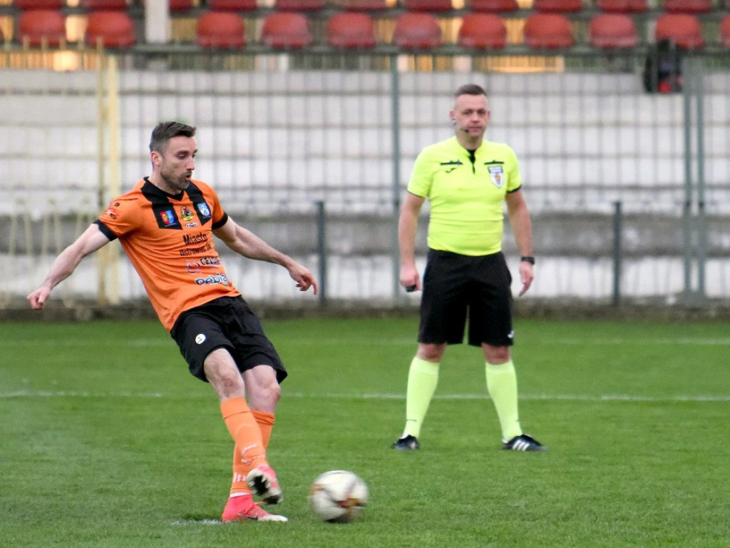 1/4 Pucharu Polski na szczeblu Świętokrzyskiego Związku Piłki Nożnej. *KSZO 1929 Ostrowiec Świętokrzyski - Korona II Kielce k. 3:2 0:0 (0:0).