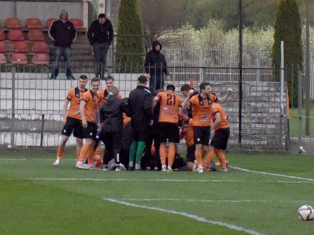 1/4 Pucharu Polski na szczeblu Świętokrzyskiego Związku Piłki Nożnej. *KSZO 1929 Ostrowiec Świętokrzyski - Korona II Kielce k. 3:2 0:0 (0:0).