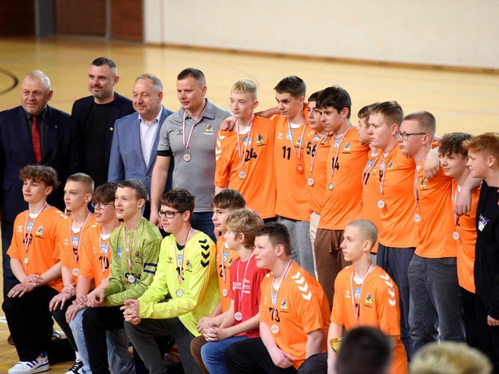 I liga piłki ręcznej mężczyzn. Grupa D. KSZO Ostrowiec Świętokrzyski - ASPR Zawadzkie  41:37