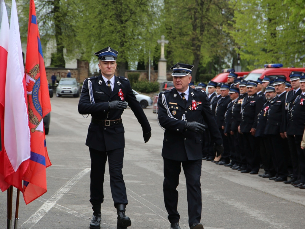 Bogu na chwałę, ludziom na pożytek. 232. rocznica uchwalenia Konstytucji 3 Maja i Dzień Strażaka w Waśniowie