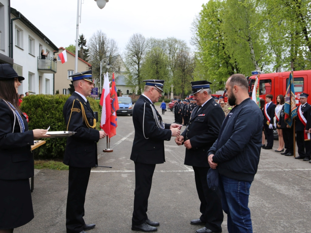 Bogu na chwałę, ludziom na pożytek. 232. rocznica uchwalenia Konstytucji 3 Maja i Dzień Strażaka w Waśniowie