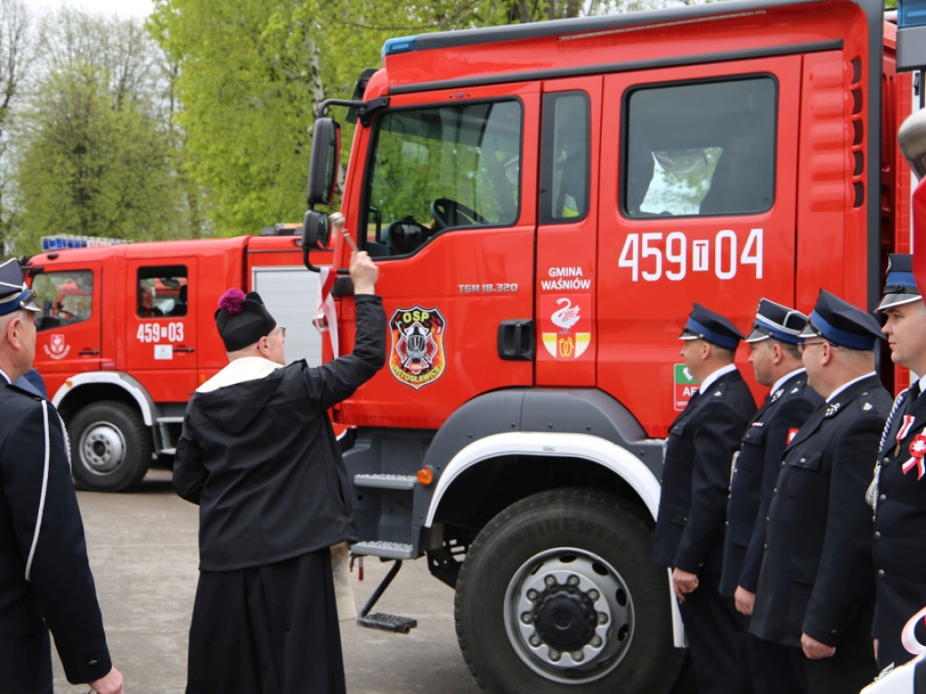Bogu na chwałę, ludziom na pożytek. 232. rocznica uchwalenia Konstytucji 3 Maja i Dzień Strażaka w Waśniowie