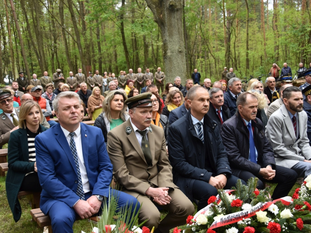 Chwała bohaterom Bitwy pod Jeziórkiem