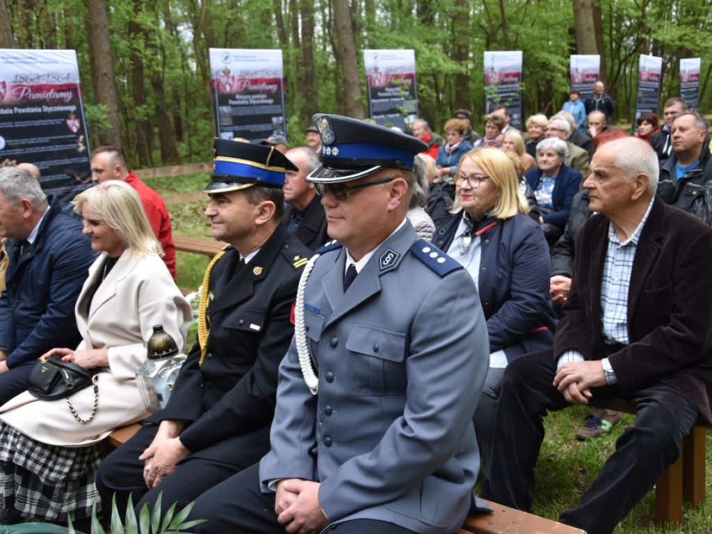 Chwała bohaterom Bitwy pod Jeziórkiem