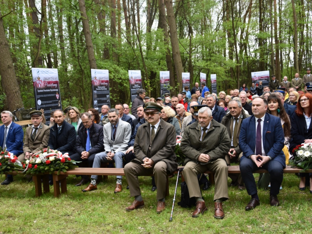 Chwała bohaterom Bitwy pod Jeziórkiem