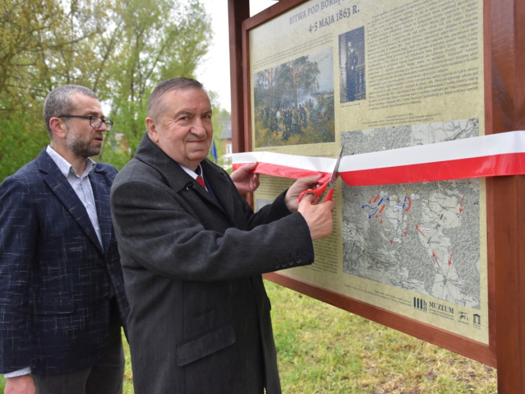 Tablica upamiętniająca zwycięską bitwę
