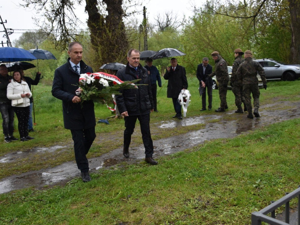 Tablica upamiętniająca zwycięską bitwę