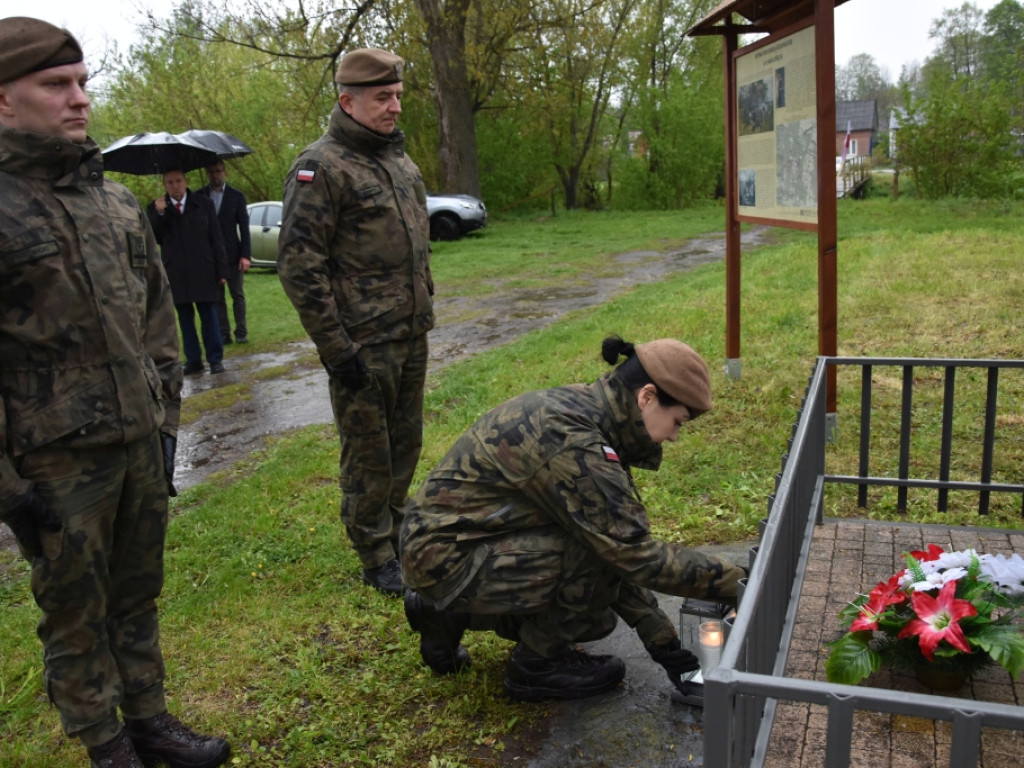 Tablica upamiętniająca zwycięską bitwę