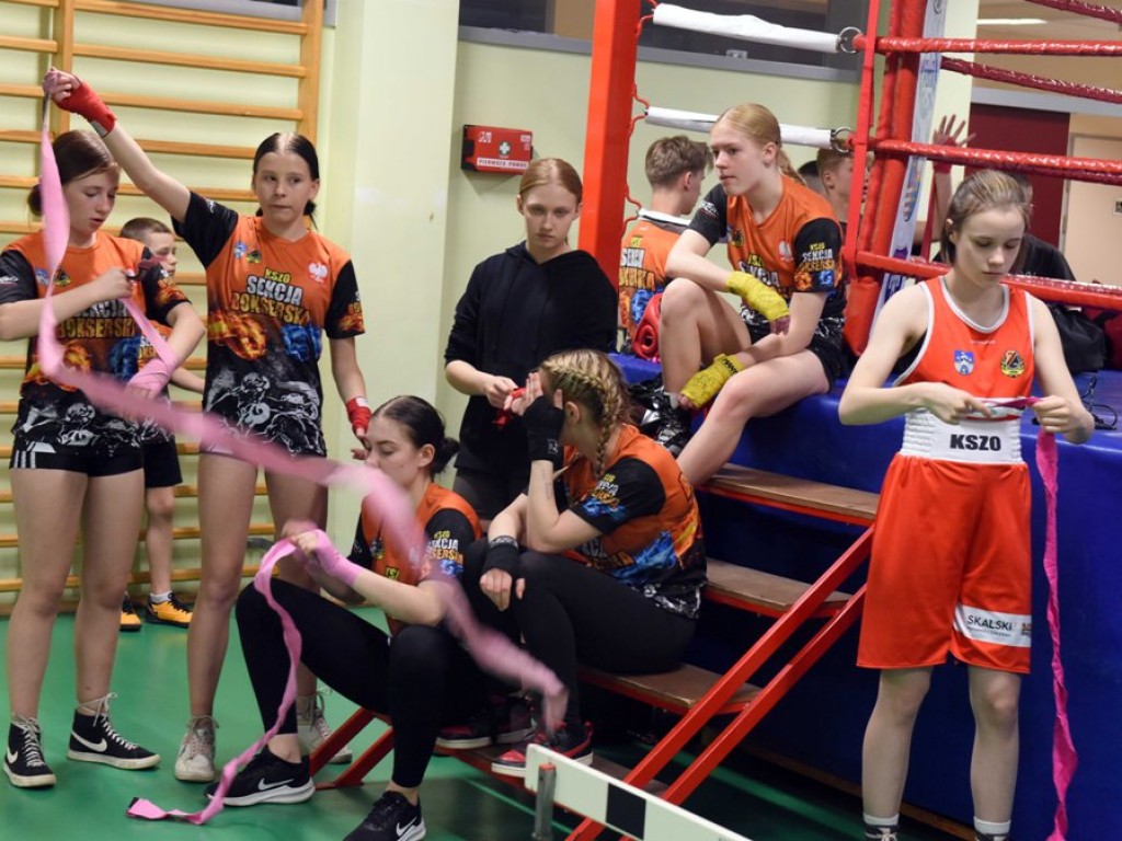 Trening pięściarski KSZO z trenerem kadry narodowej Wojciechem Bartnikiem