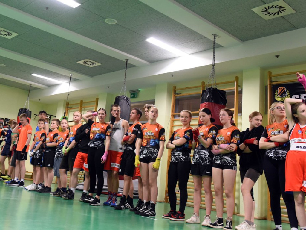 Trening pięściarski KSZO z trenerem kadry narodowej Wojciechem Bartnikiem